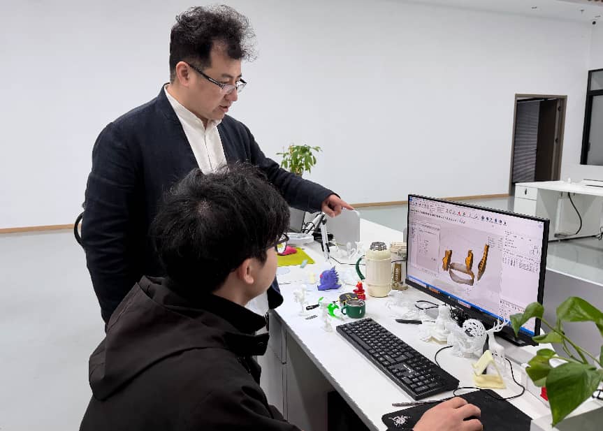 深化校企协同 共育数智设计人才——我院赴江苏金石米威智能装备有限公司看望实习学生