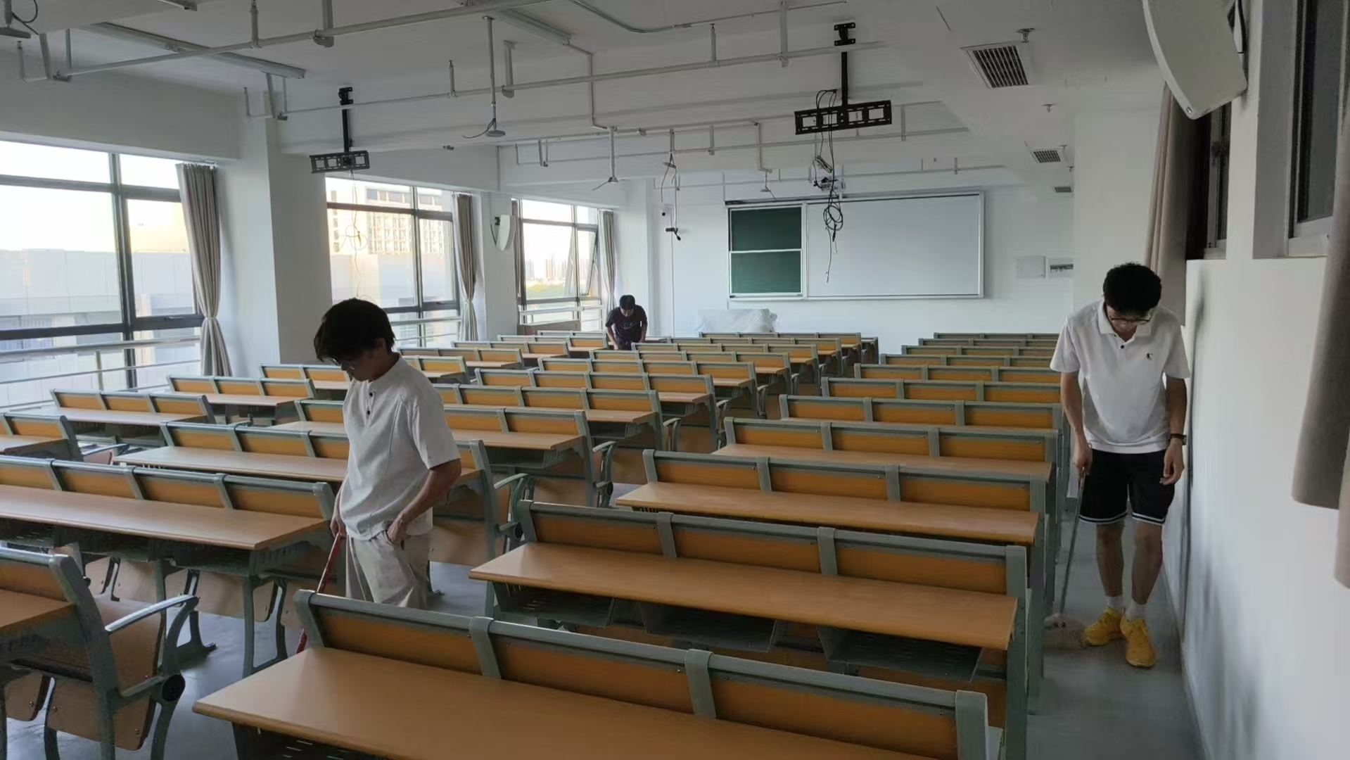 劳动赋能润心田，实干笃行向成长——我院开展新学期劳动教育活动